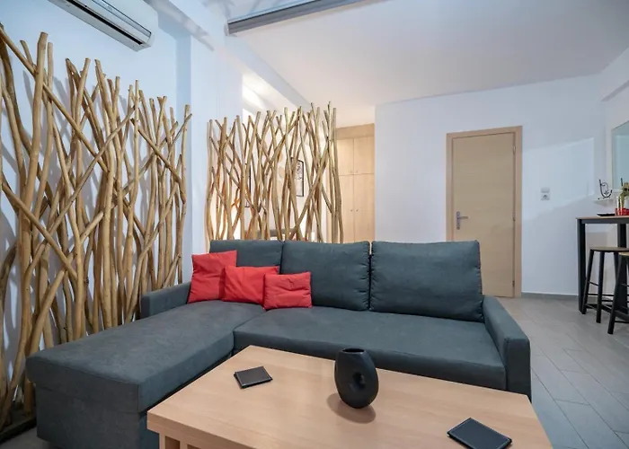 Central Nest Boutique Kypseli